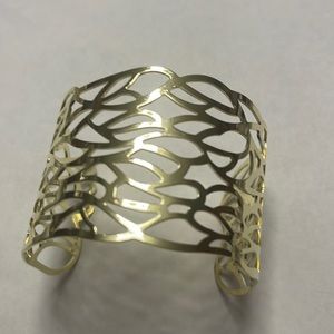 Hollow out cuff bangle